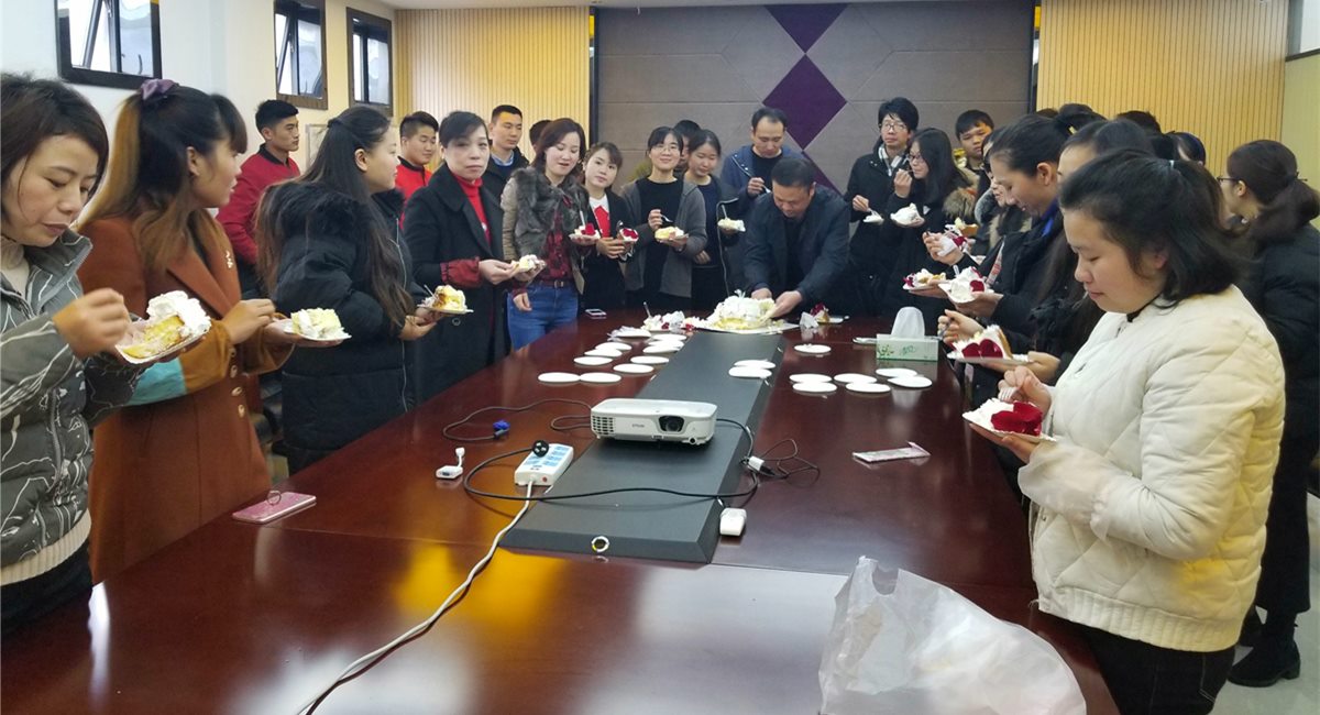1277星际电子控股祝全全国女王节日欢乐！