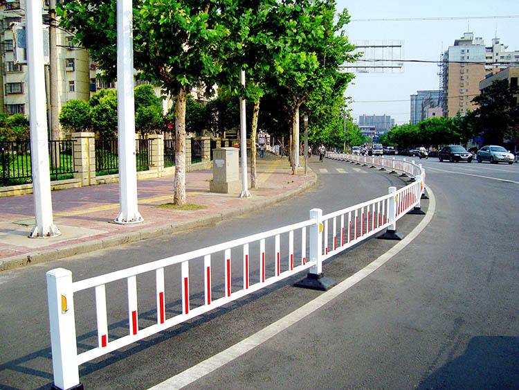 宁波公路护栏的钻孔打桩施工步骤