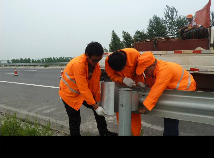 高快公路用波形护栏板价值几多一米?